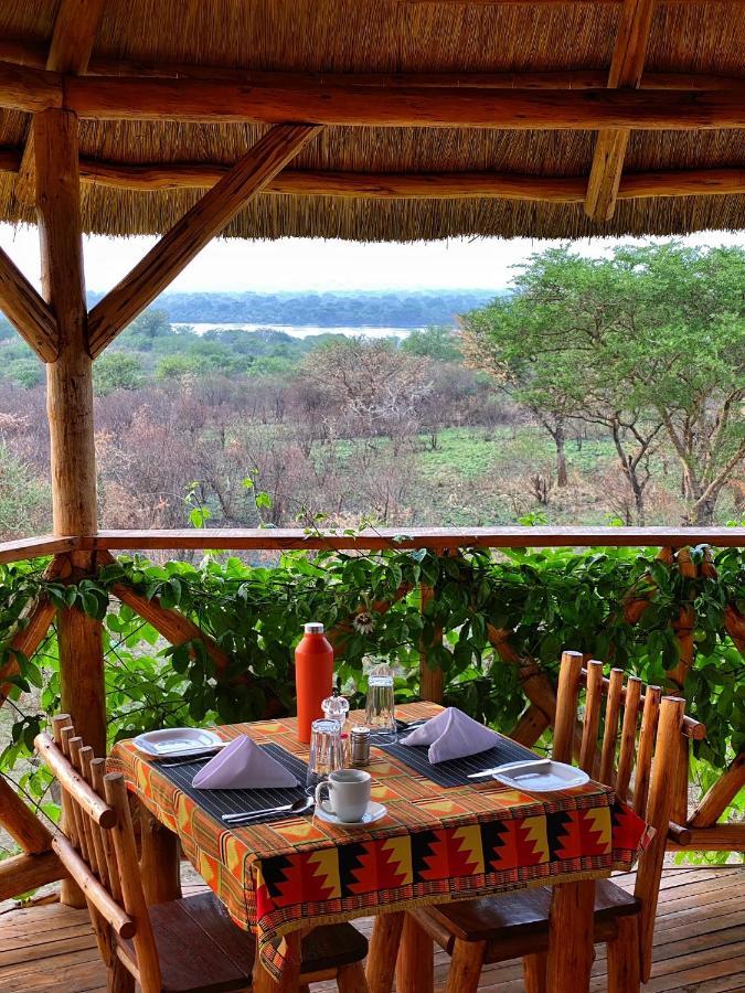 Murchison Falls Bamboo Village Paraa Exteriör bild