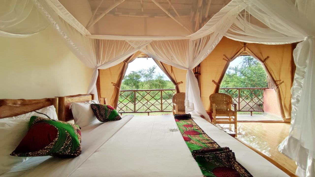 Murchison Falls Bamboo Village Paraa Exteriör bild