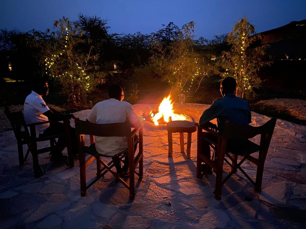 Murchison Falls Bamboo Village Paraa Exteriör bild