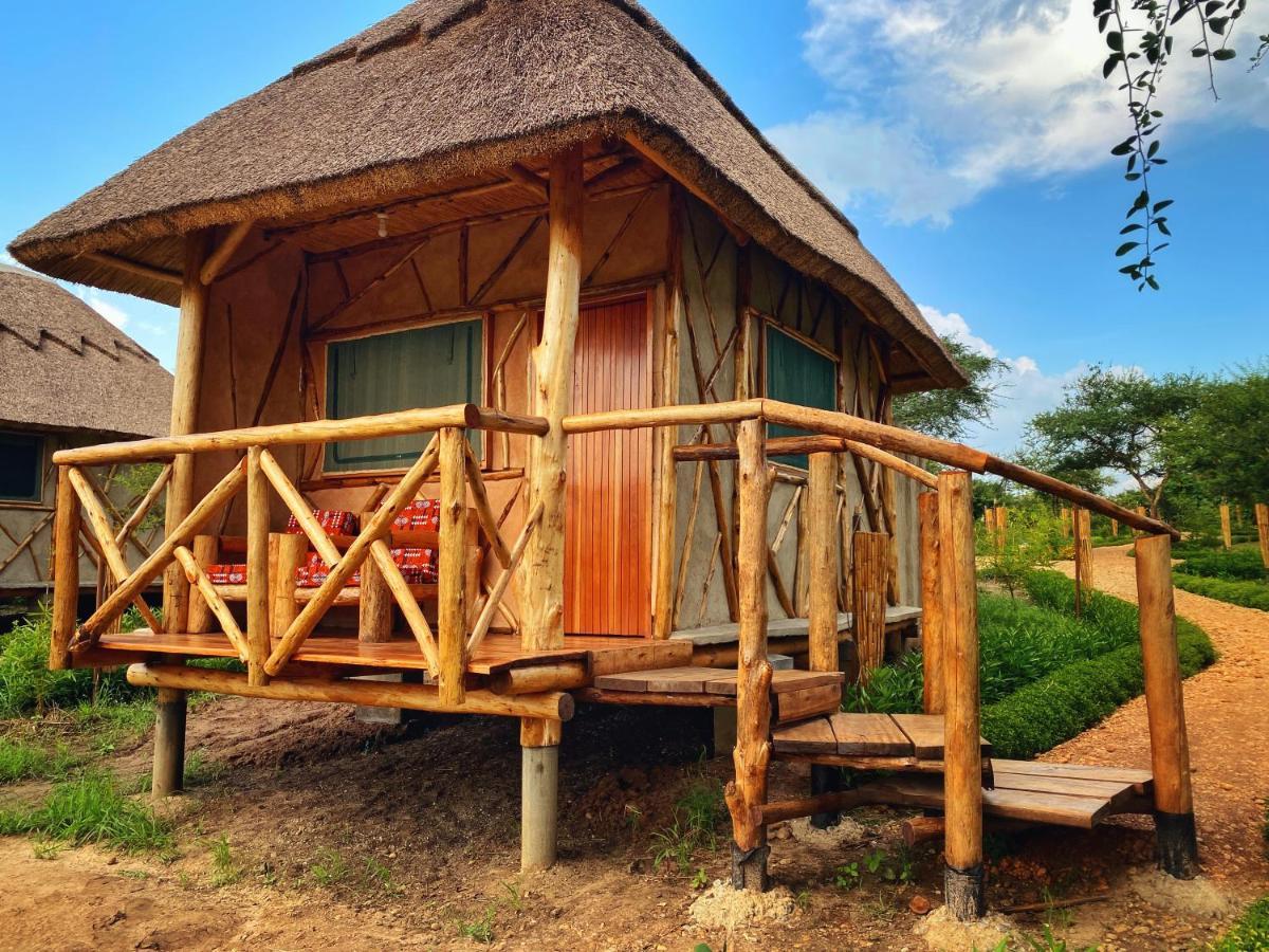 Murchison Falls Bamboo Village Paraa Exteriör bild