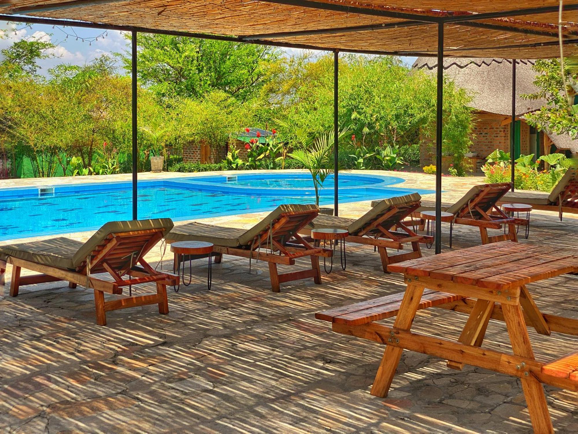 Murchison Falls Bamboo Village Paraa Exteriör bild