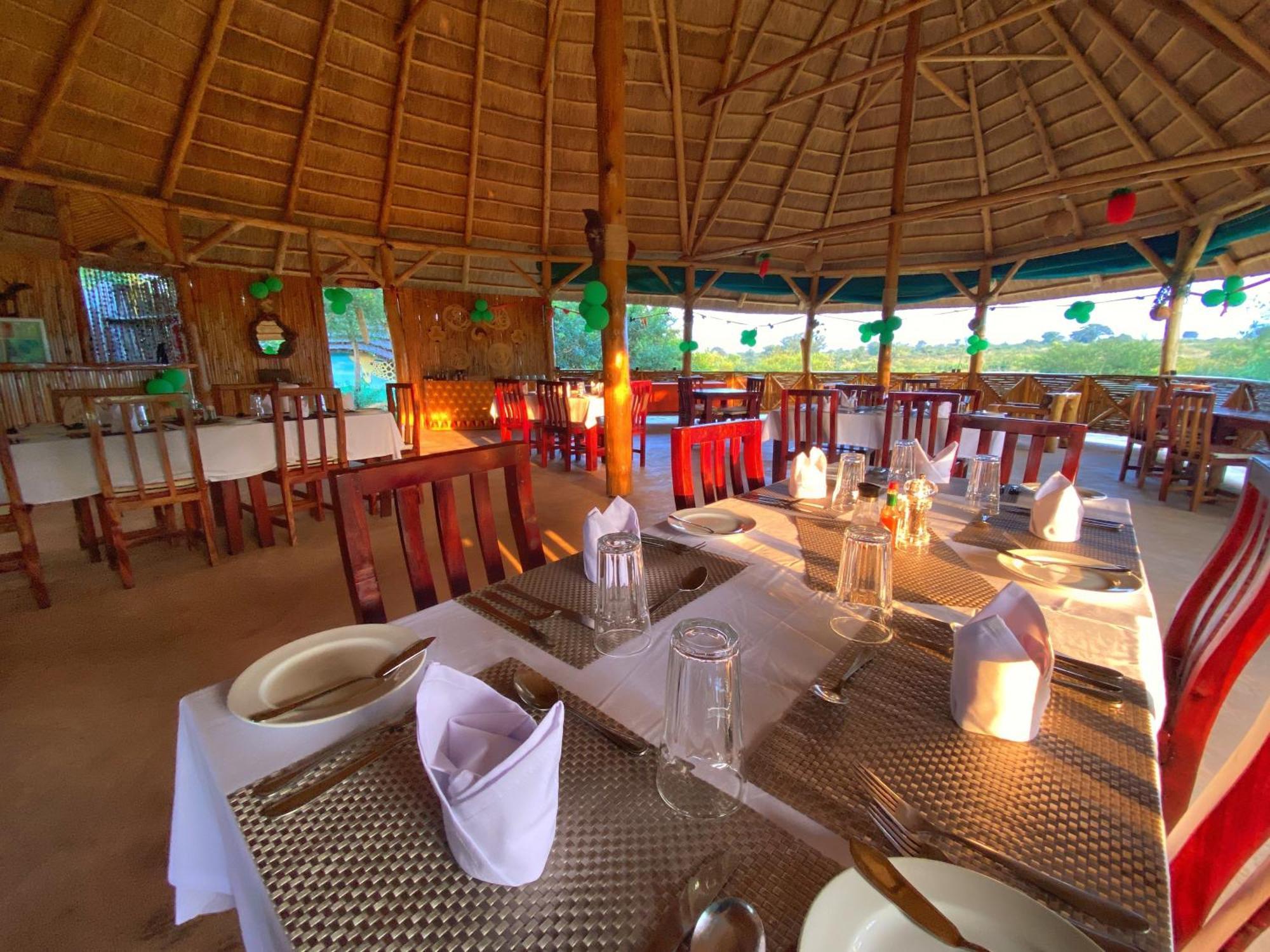 Murchison Falls Bamboo Village Paraa Exteriör bild