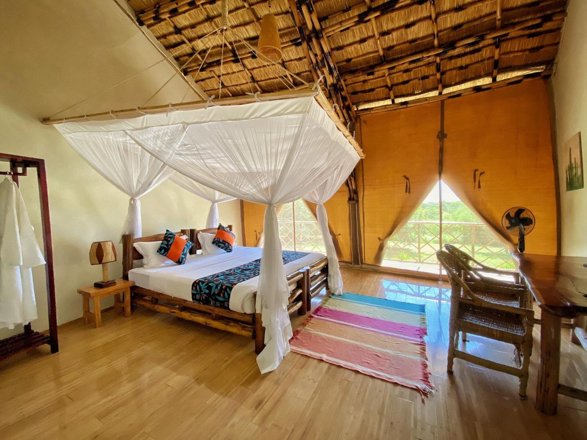 Murchison Falls Bamboo Village Paraa Exteriör bild