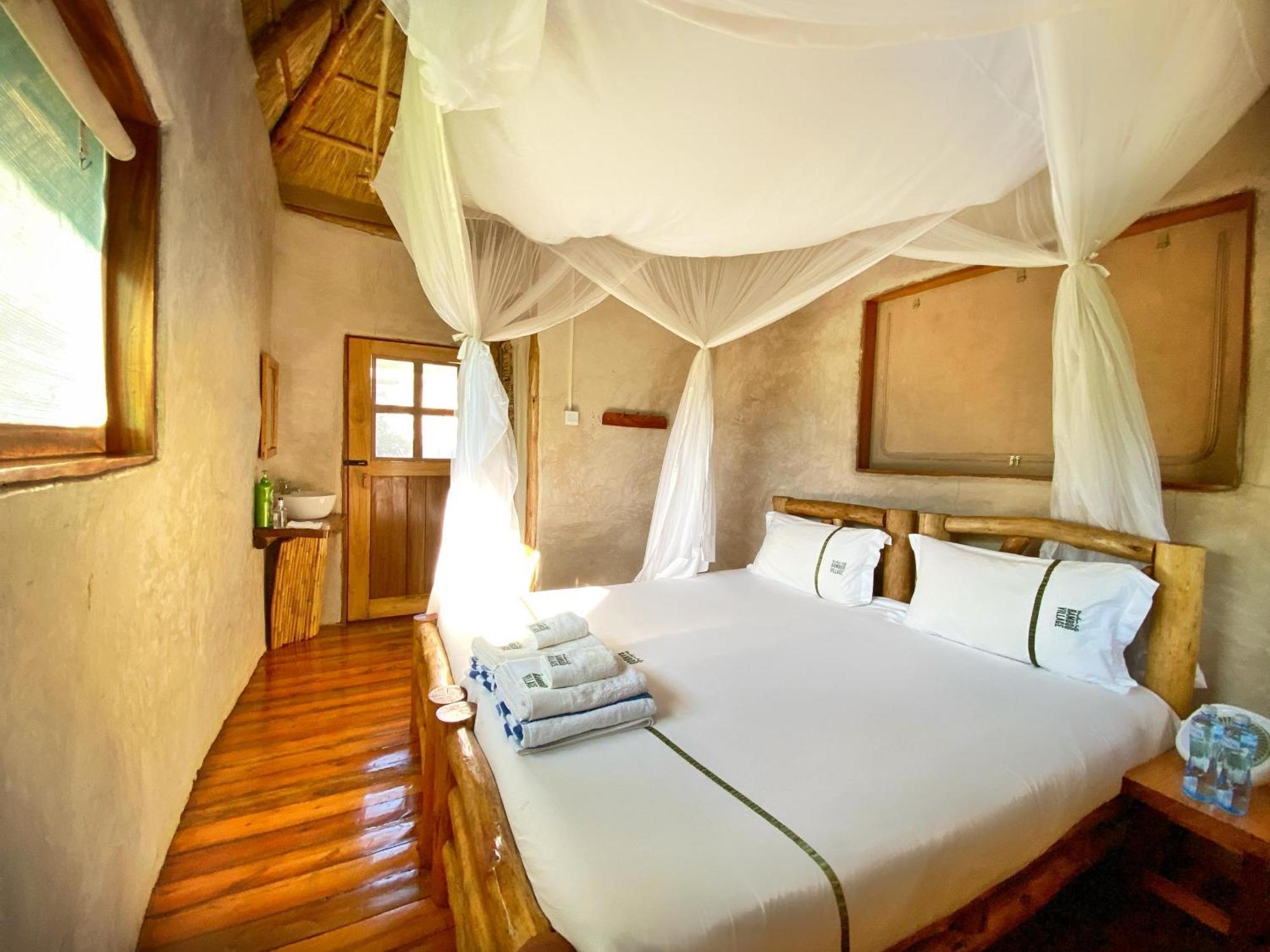 Murchison Falls Bamboo Village Paraa Exteriör bild