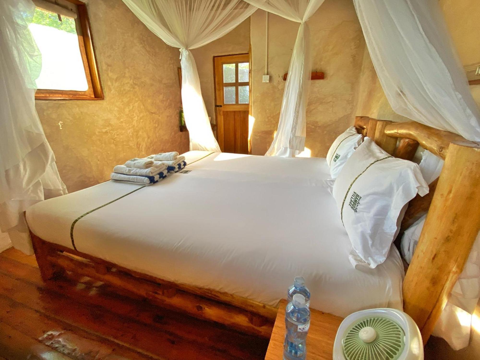 Murchison Falls Bamboo Village Paraa Exteriör bild